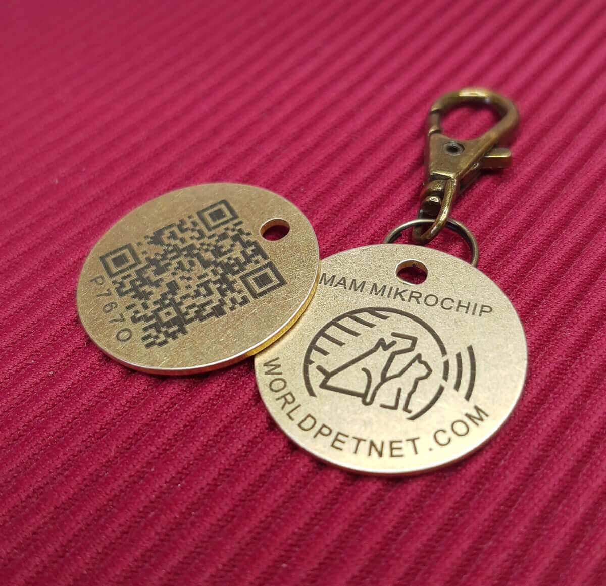Zawieszka z kodem QR umożliwiającym szybką identyfikację psa lub kota
